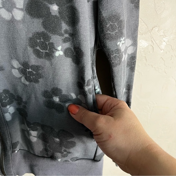 Envy’s Closet The Hallie Grey Floral Zip Up Hooded Sweater - Picture 6 of 8